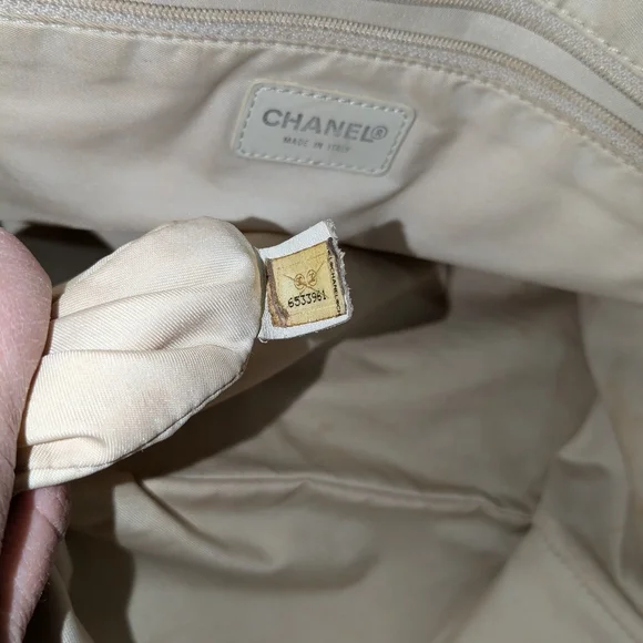 Chanel Tote - Picture 8 of 14